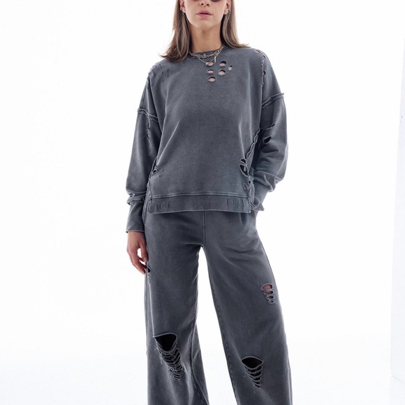 Wide Leg Distressed Women's Jeans - Charcoal Gray - Picture 5 of 7